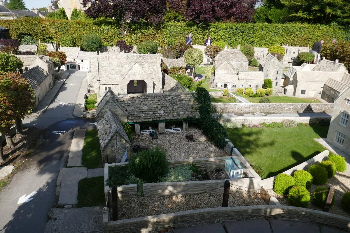 Visit the Cotswold Model Village with Experienced Guide Best Cotswold