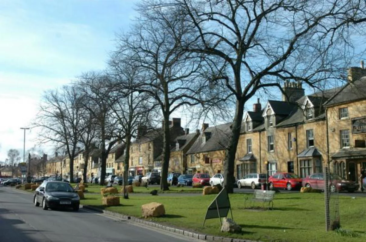 Commute from here MoretoninMarsh Best Cotswold Tours